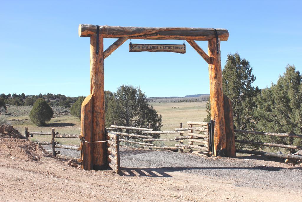 Sevier River Ranch & Cattle Company Гатч Екстер'єр фото